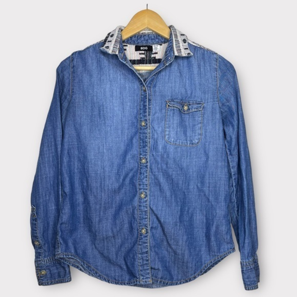 BDG Chambray Tribal Denim Button Down Long Sleeve Top Urban‎ Outfitters XS